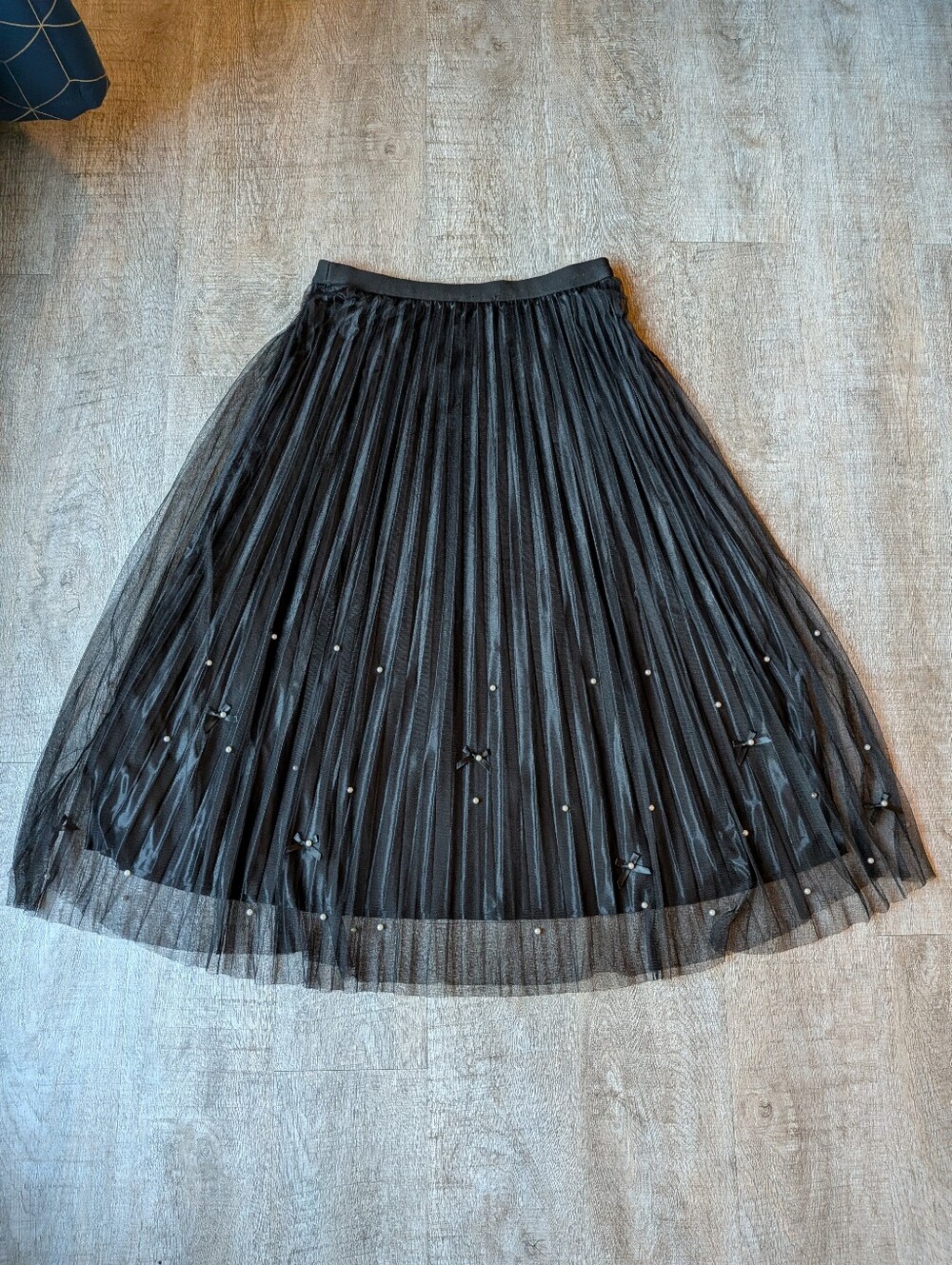 Amber Sky Tulle And Satin Pleated Pearls And Bows Skirt - Size XL